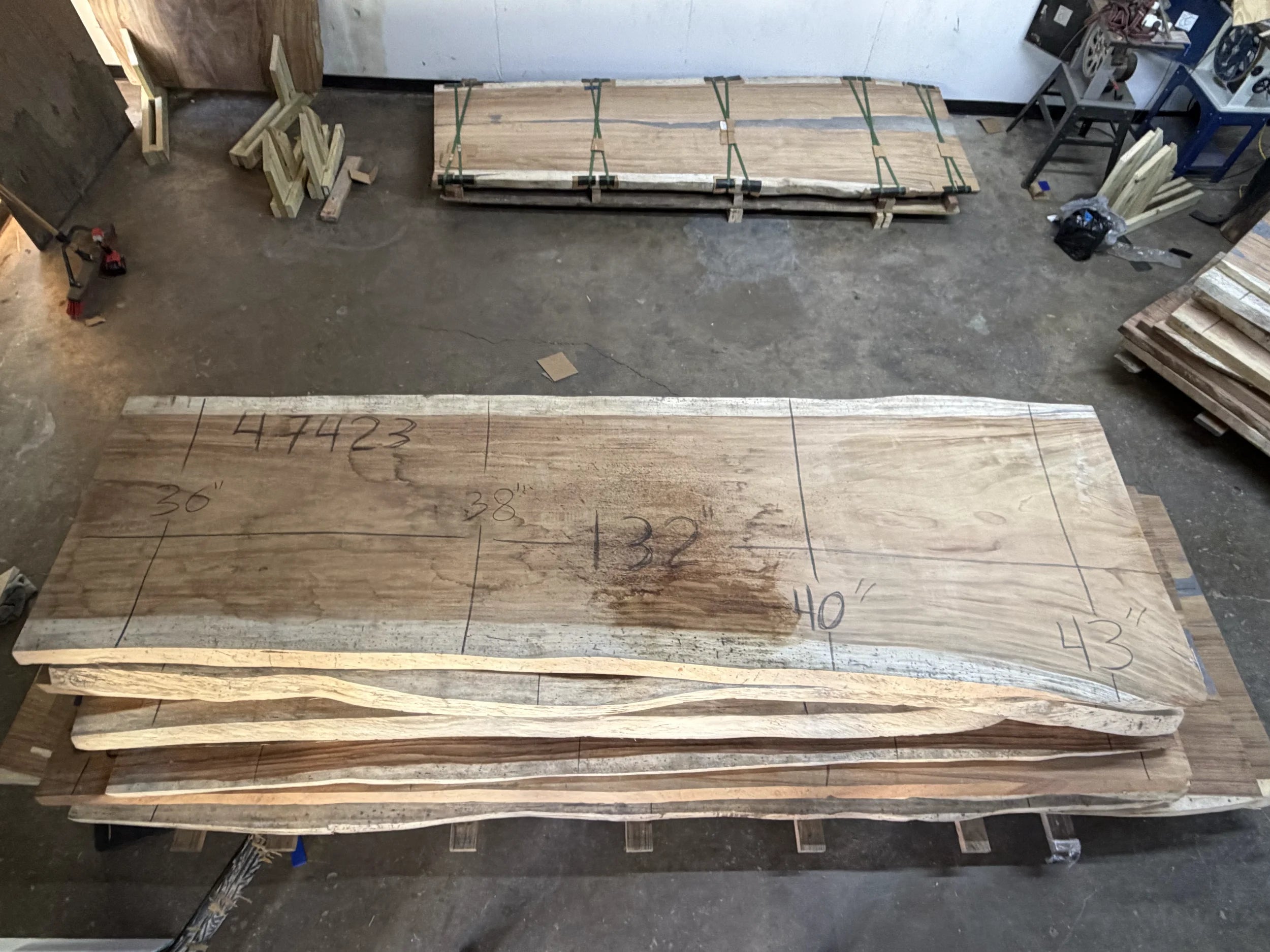 214" PAROTA Live Edge Dining Slab – Natural Grain 2" Thick