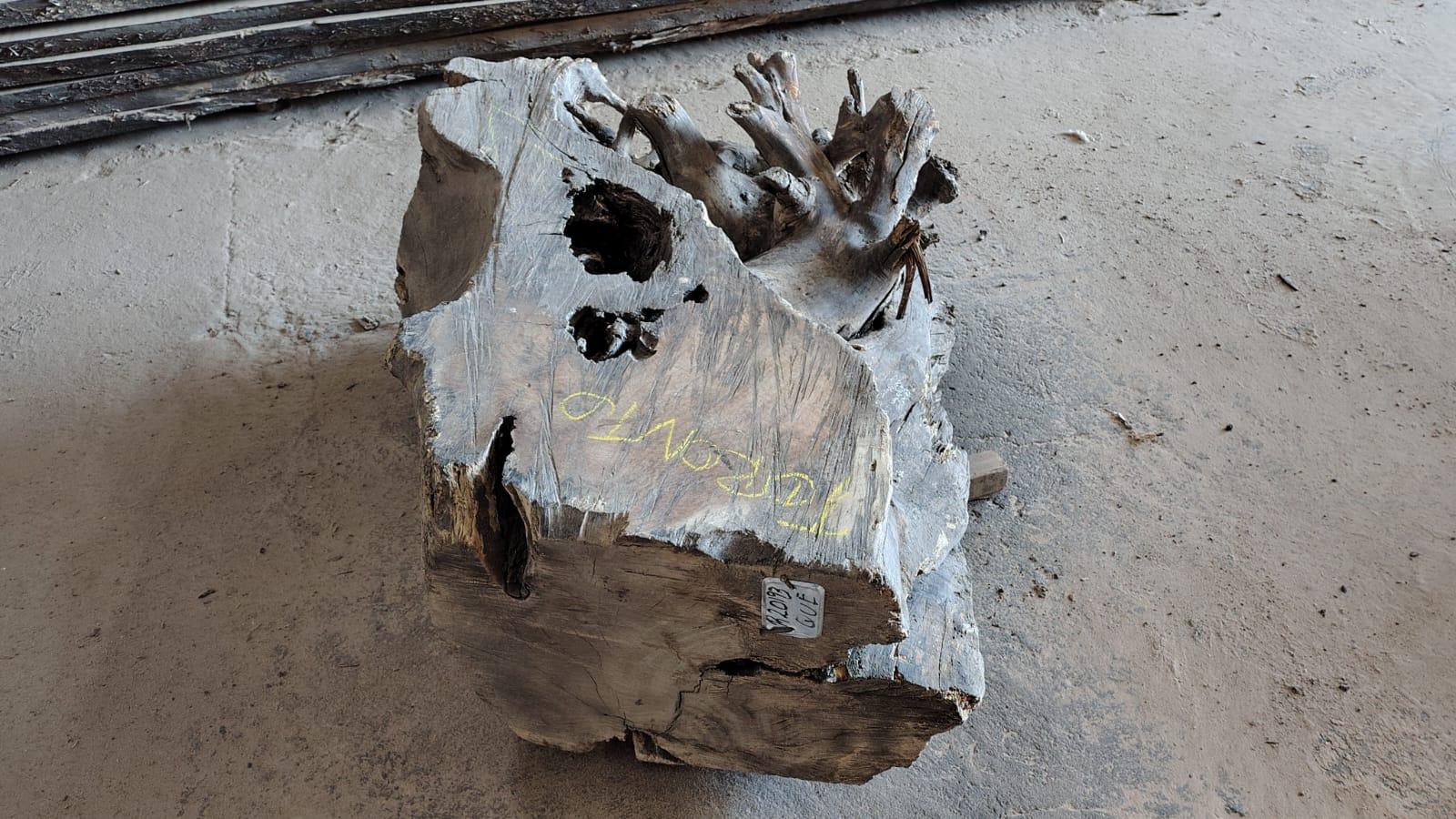 Image of QUEBRACHO - 47x33x17 Inches - R20193QUE - a live edge QUEBRACHO slab, 47 Inches long, 33 Inches wide, and 17 Inches thick.